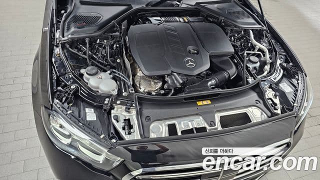 Mercedes-Benz E-Class 2025 — ფოტო 6/20
