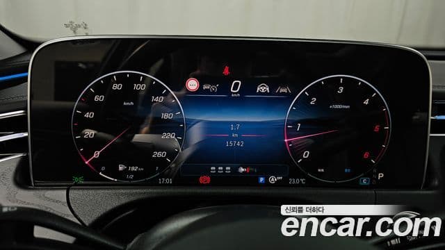 Mercedes-Benz E-Class 2025 — ფოტო 8/20