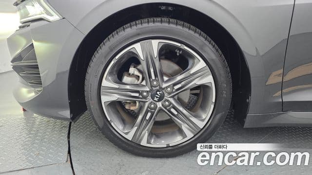 Kia K5 2021 — ფოტო 5/20