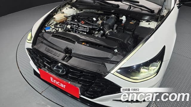 Hyundai Sonata Hybrid 2021 — Photo 2/30