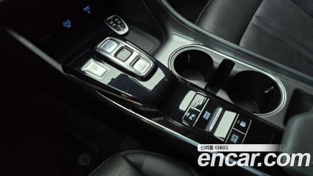 Hyundai Sonata Hybrid 2021 — Photo 14/30