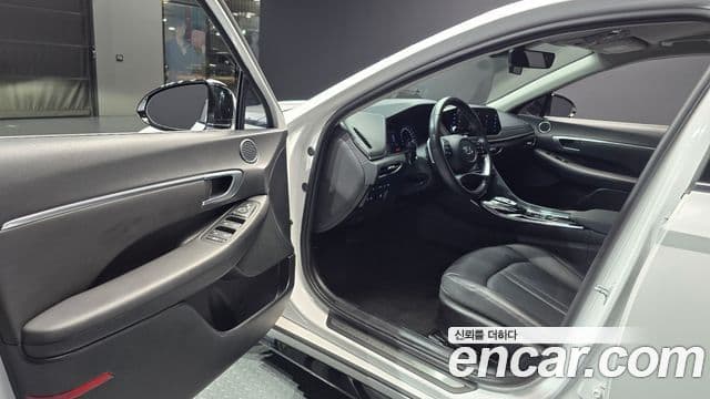 Hyundai Sonata Hybrid 2021 — Photo 10/30