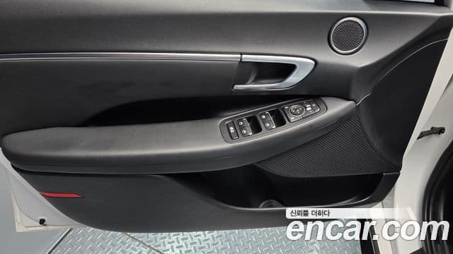 Hyundai Sonata Hybrid 2021 — Photo 4/30
