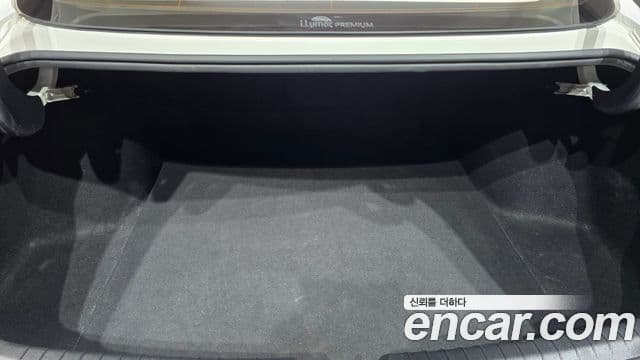 Hyundai Sonata Hybrid 2021 — Photo 26/30