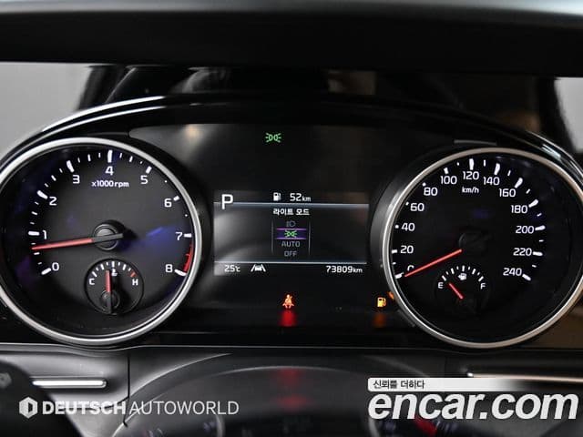 Kia Carnival 2022 — ფოტო 7/20