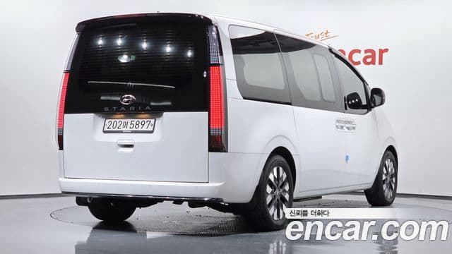 Hyundai Staria 2024 — ფოტო 2/20