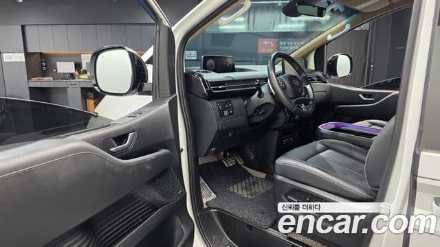 Hyundai Staria 2024 — ფოტო 10/20