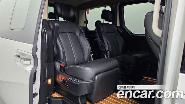Hyundai Staria 2024 — ფოტო 11/20