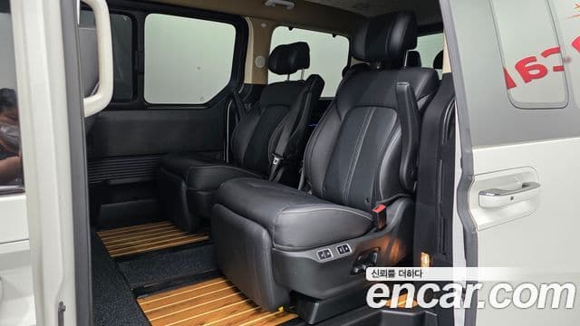 Hyundai Staria 2024 — ფოტო 12/20