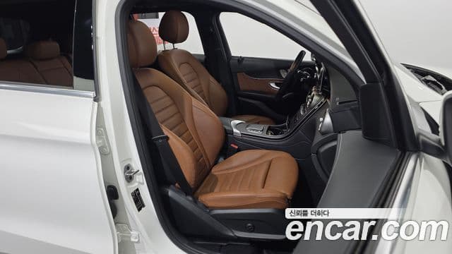 Mercedes-Benz GLC-Class 2022 — Photo 13/32