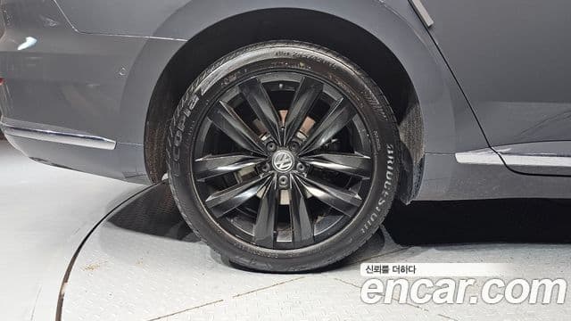 Volkswagen Arteon 2019 — ფოტო 5/20