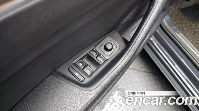 Volkswagen Arteon 2019 — ფოტო 19/20