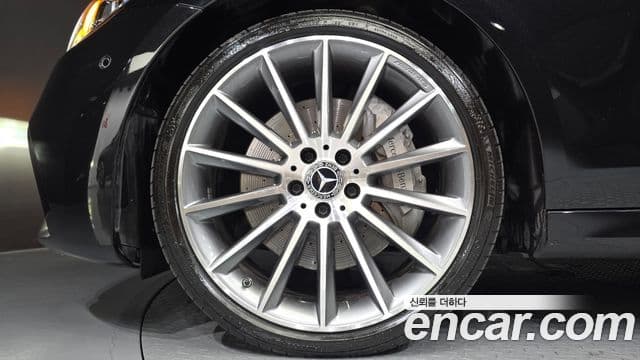 Mercedes-Benz E-Class 2021 — Фото 5/20