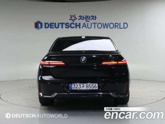 BMW 7 Series 2025 — Photo 8/20
