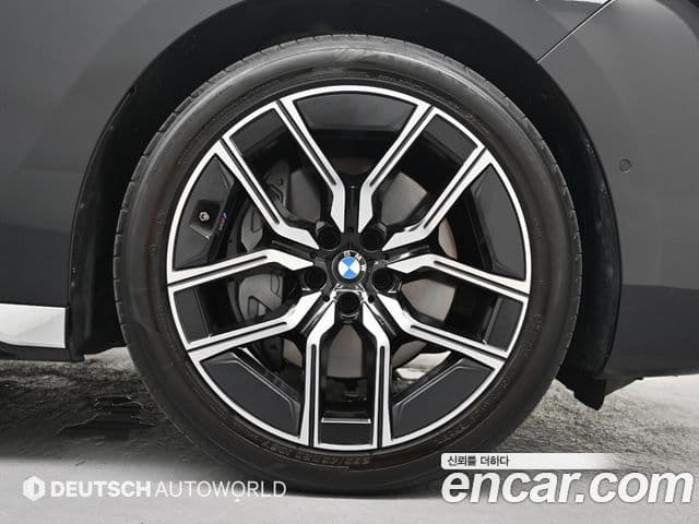 BMW 7 Series 2025 — Photo 2/20