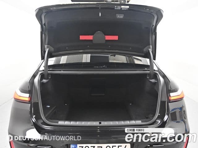 BMW 7 Series 2025 — Photo 15/20