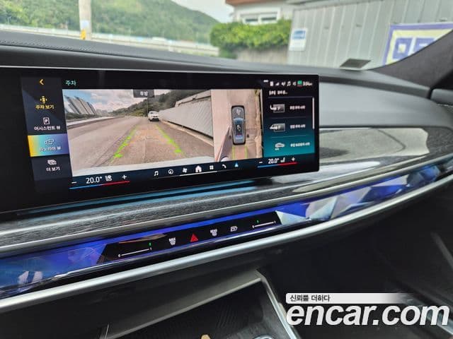 BMW 7 Series 2023 — ფოტო 12/19
