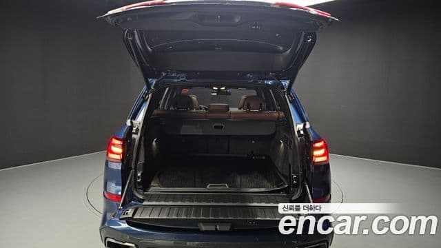 BMW X5 2019 — Photo 32/34