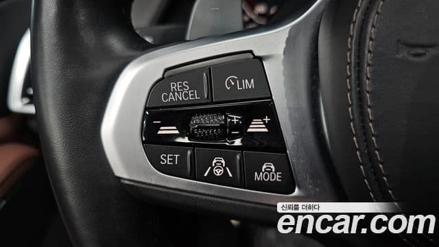 BMW X5 2019 — Photo 18/34