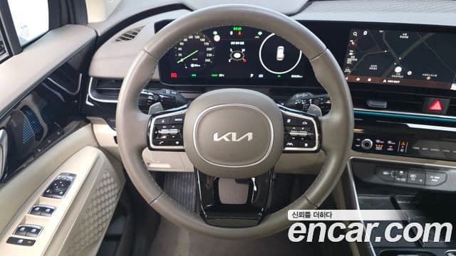 Kia Carnival 2024 — фото 14 из 20