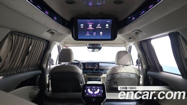 Kia Carnival 2024 — ფოტო 18/20