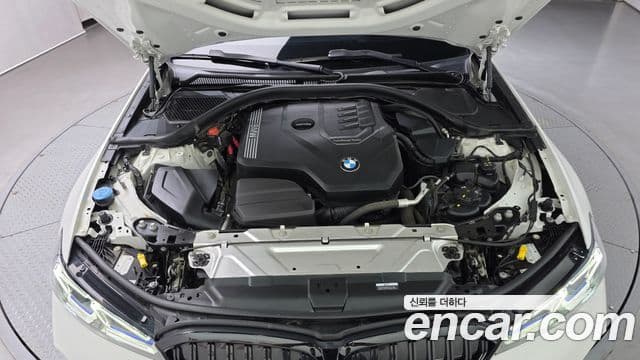 BMW 3 Series 2023 — ფოტო 6/20