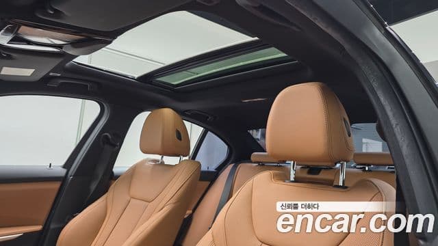 BMW 3 Series 2023 — ფოტო 19/20