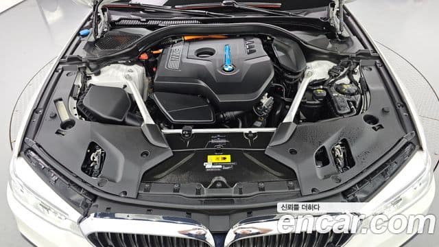 BMW 5 Series 2020 — ფოტო 6/20