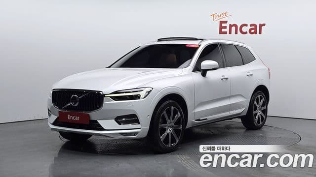 Volvo XC60 2021 — Photo 11/34