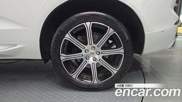Volvo XC60 2021 — Photo 5/34