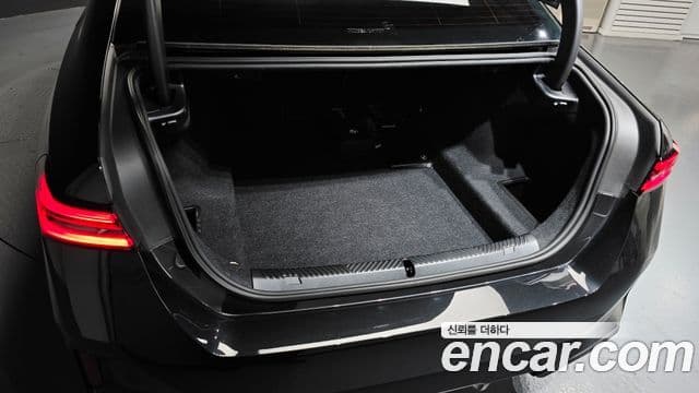BMW 5 Series 2025 — ფოტო 19/20