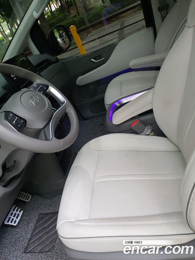 Hyundai Staria 2025 — Şəkil 8/16