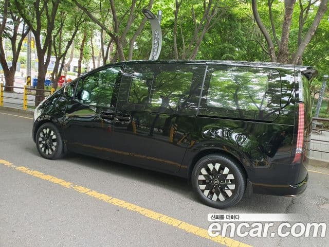 Hyundai Staria 2025 — Şəkil 9/16