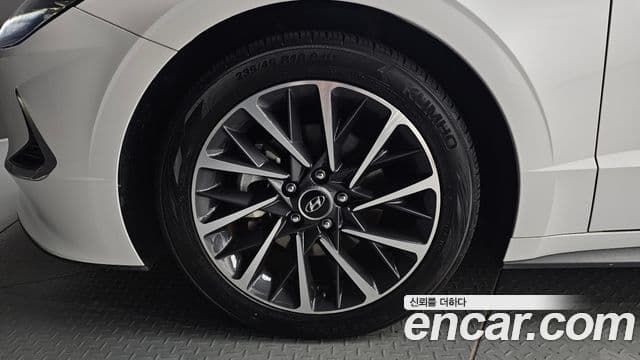Hyundai Sonata 2019 — ფოტო 5/20