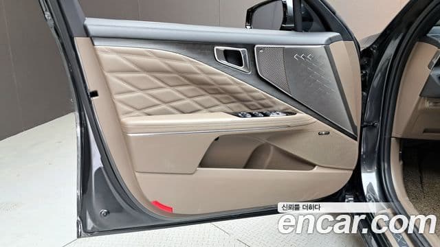 Kia K8 2023 — Photo 16/39