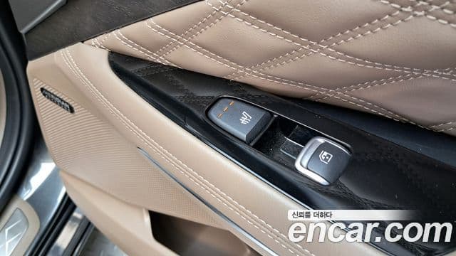 Kia K8 2023 — Photo 8/39