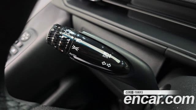 Hyundai Staria 2023 — Photo 1/32