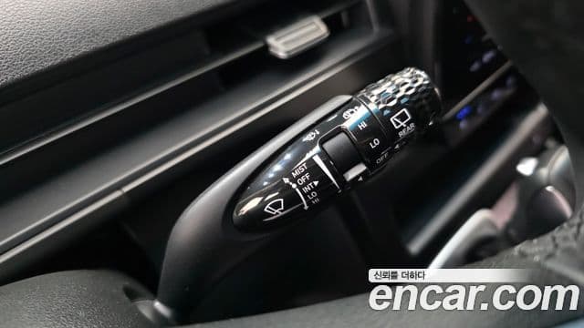 Hyundai Staria 2023 — Photo 5/32