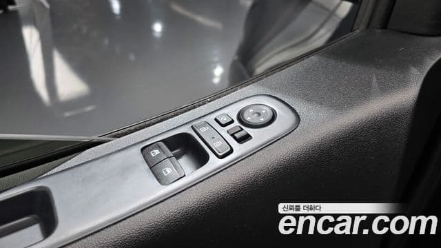 Hyundai Staria 2023 — Photo 16/32