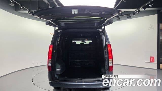 Hyundai Staria 2023 — Photo 11/32