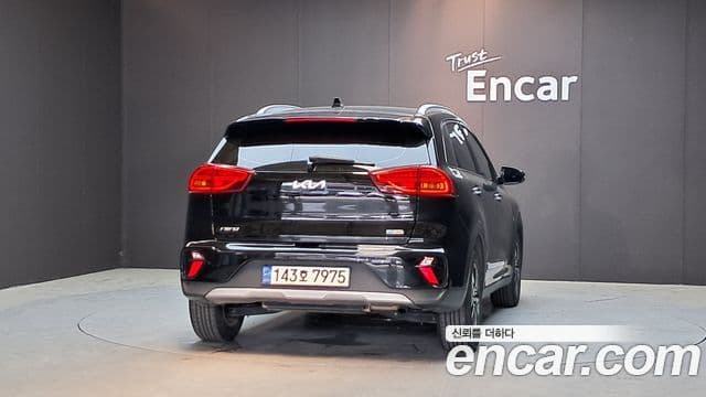 Kia Niro 2021 — Фото 4/20