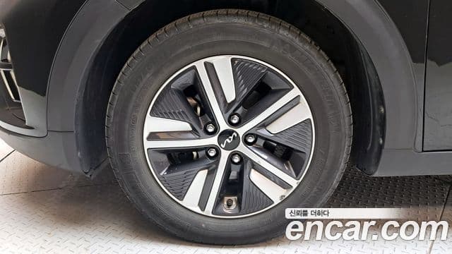 Kia Niro 2021 — Фото 5/20