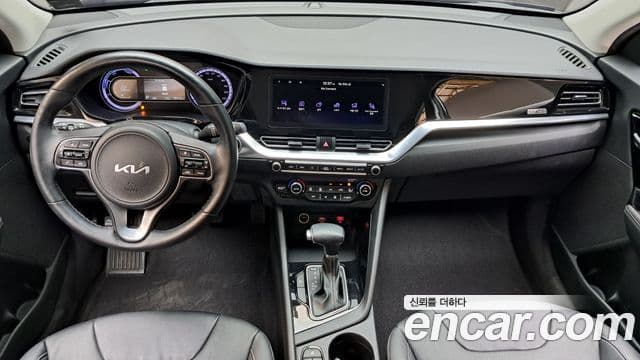 Kia Niro 2021 — Фото 7/20
