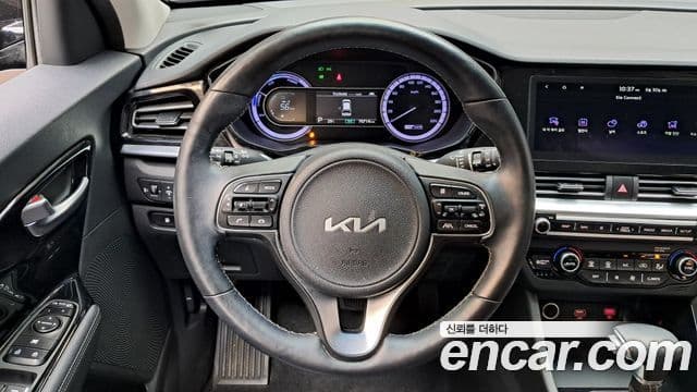 Kia Niro 2021 — Фото 12/20
