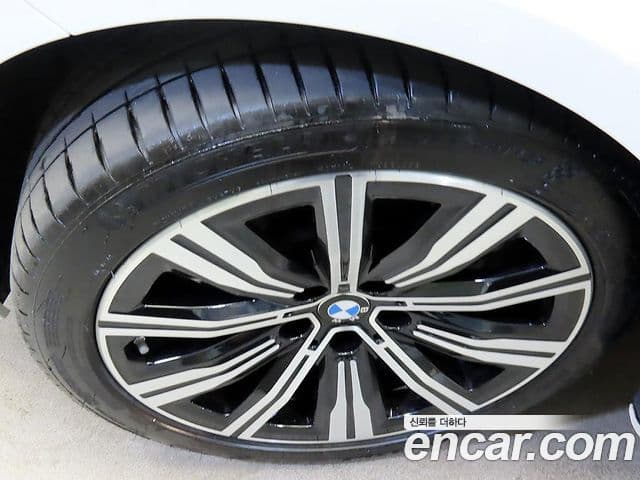 BMW 3 Series 2025 — Фото 19/20