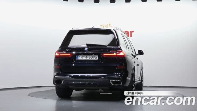 BMW X7 2021 — Photo 15/20
