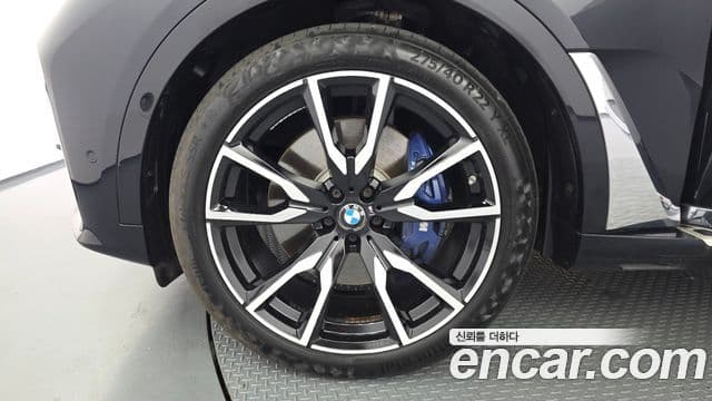 BMW X7 2021 — Photo 11/20