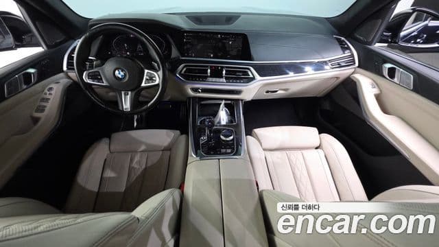 BMW X7 2021 — Photo 8/20