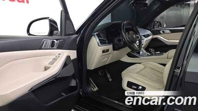 BMW X7 2021 — Photo 7/20