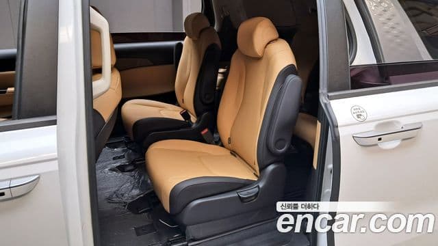 Kia Carnival 2021 — Şəkil 12/20